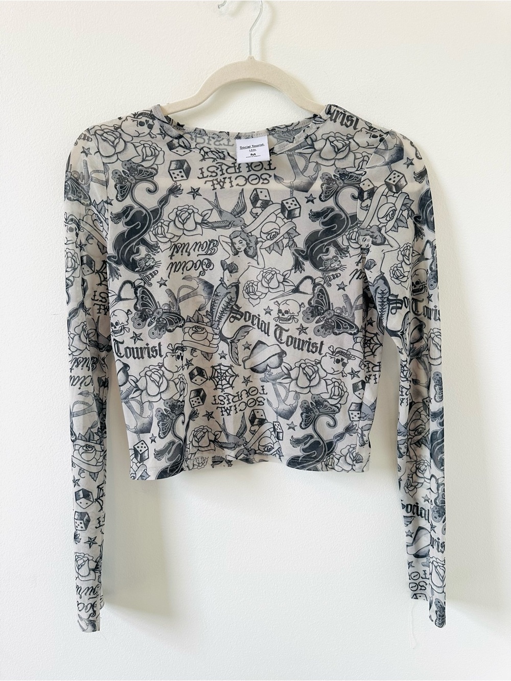 Social Tourist mesh graphic top Size Medium